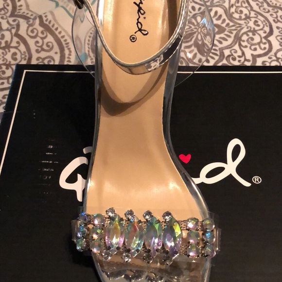 Heels - Picture 2 of 3